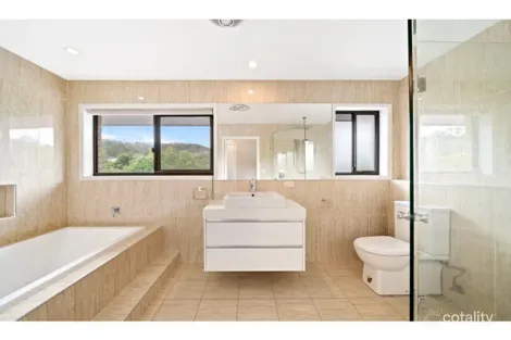 Property photo of 4 Bonhill Court Indooroopilly QLD 4068