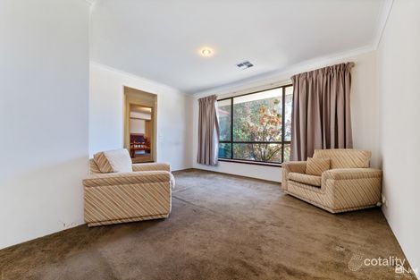 Property photo of 7 Cowra Court Armadale WA 6112