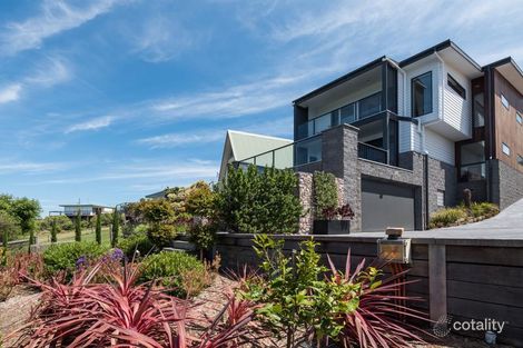 33 Surf Ave, Skenes Creek, VIC 3233