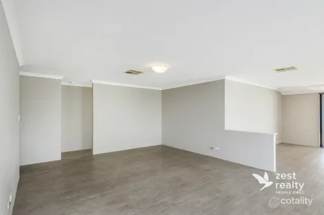 Property photo of 18 Whitegum Pass Halls Head WA 6210