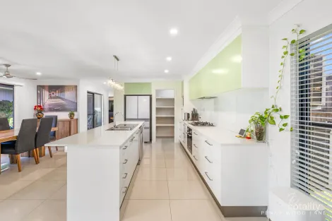 Property photo of 4 Camellen Street Beaconsfield QLD 4740