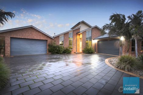 2 Quilan Ct, Caroline Springs, VIC 3023
