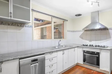 Property photo of 7 Howson Close Endeavour Hills VIC 3802