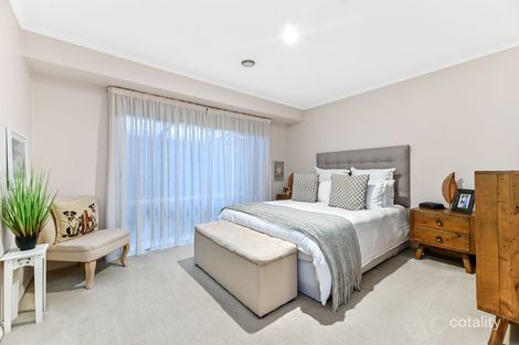 Property photo of 2 Glenside Walk Berwick VIC 3806