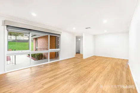 Property photo of 11 Sugarloaf Drive Chirnside Park VIC 3116