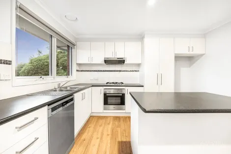 Property photo of 11 Sugarloaf Drive Chirnside Park VIC 3116