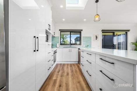 Property photo of 3 Callaway Court Peterborough VIC 3270