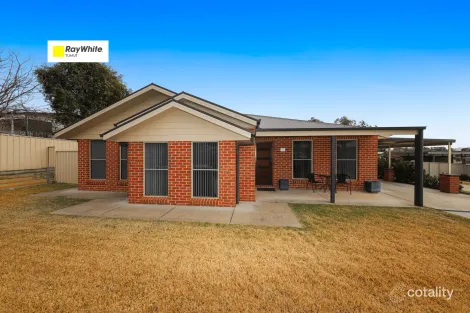 Property photo of 65 Bundara Crescent Tumut NSW 2720
