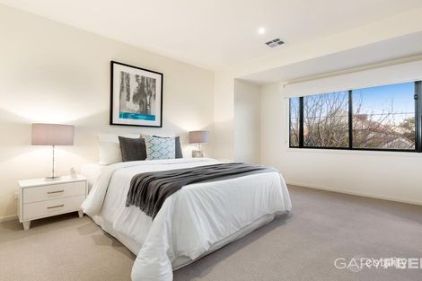 Property photo of 16 Manchester Grove Glen Huntly VIC 3163