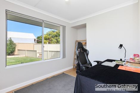 Property photo of 10 Riley Place Leda WA 6170