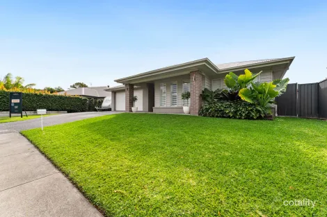 Property photo of 32 Grove Boulevard Mooloolah Valley QLD 4553