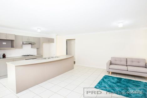 Property photo of 16 Hargreaves Circuit Metford NSW 2323