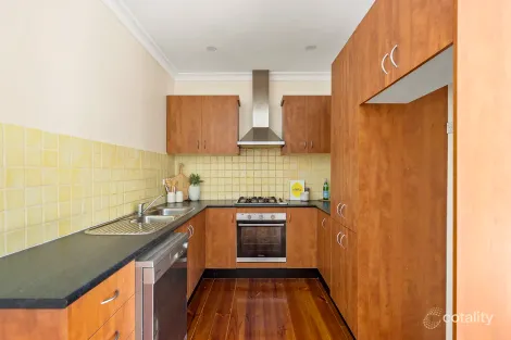 Property photo of 2/6 Alpine Grove Pascoe Vale VIC 3044