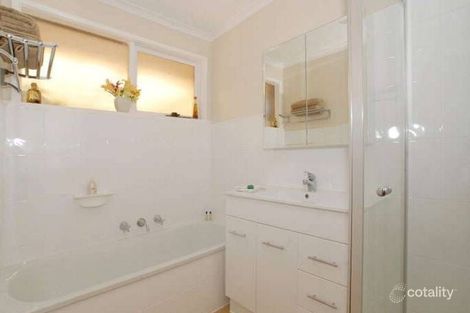 Property photo of 23 Gipps Crescent Cranbourne North VIC 3977