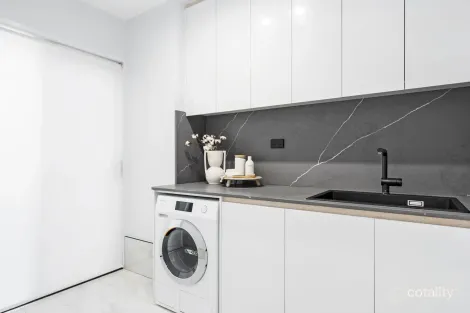 Property photo of 3 Jardine Close Gledswood Hills NSW 2557