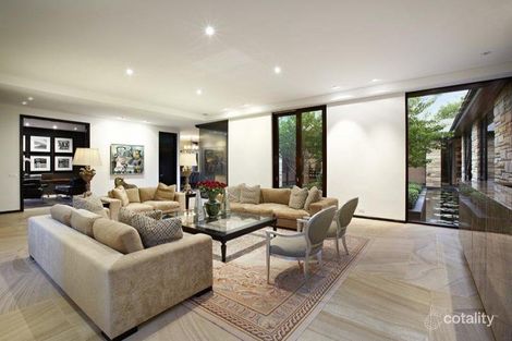 Property photo of 8 Whernside Avenue Toorak VIC 3142