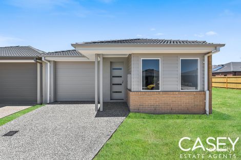 Property photo of 8 Diplomat Crescent Cranbourne South VIC 3977