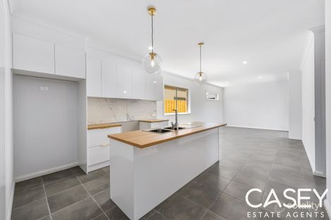 Property photo of 8 Diplomat Crescent Cranbourne South VIC 3977