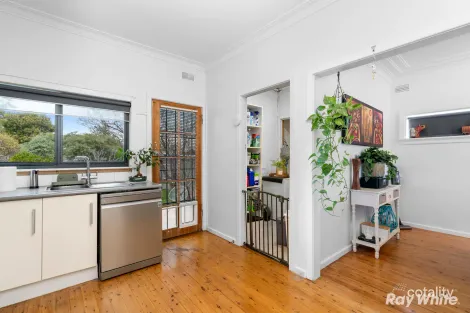 Property photo of 86 Tichborne Crescent Kooringal NSW 2650
