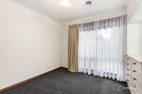 Property photo of 9 Earls Square Delacombe VIC 3356