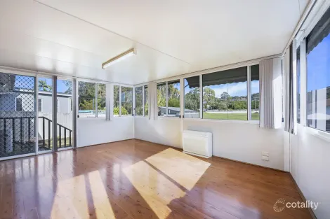 Property photo of 12 Thomas Mitchell Road Killarney Vale NSW 2261