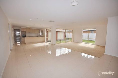 Property photo of 44 Tusmore Rise Craigieburn VIC 3064