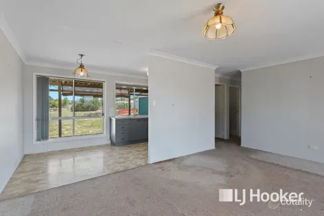 Property photo of 102 Lakes Drive Laidley Heights QLD 4341