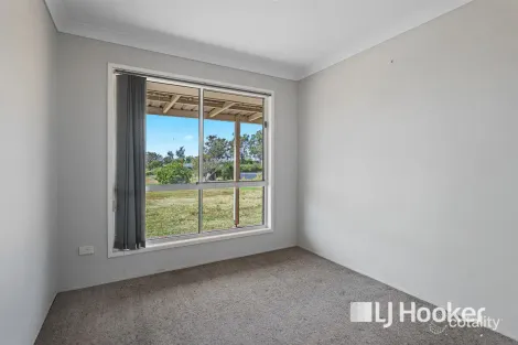Property photo of 102 Lakes Drive Laidley Heights QLD 4341