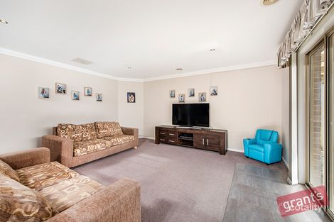 Property photo of 2 Hawkshead Place Cranbourne North VIC 3977