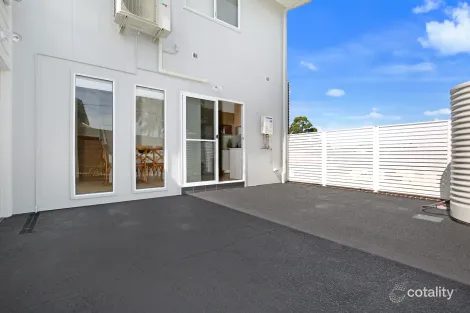 Property photo of 1/30 Carr Parade Unanderra NSW 2526