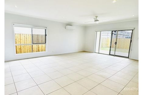 Property photo of 21 Ambrose Street Chambers Flat QLD 4133