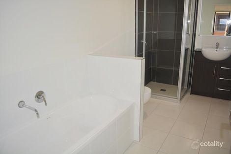 Property photo of 40 Parkland Circuit Pimpama QLD 4209