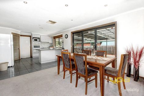Property photo of 3 Mark Place Melton West VIC 3337