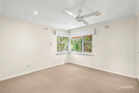 Property photo of 92 Captain Cook Crescent Griffith ACT 2603
