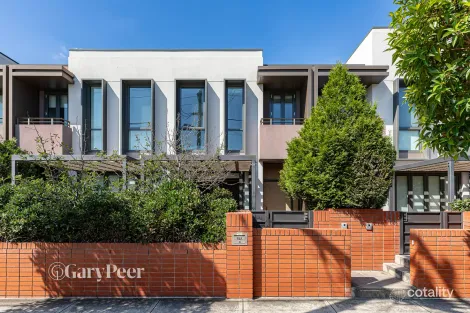 64a Kambrook Rd, Caulfield North, VIC 3161