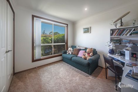 Property photo of 17 Helsinki Parade Bomaderry NSW 2541