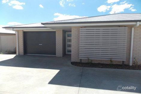Property photo of 2/28 Skewis Street Chinchilla QLD 4413