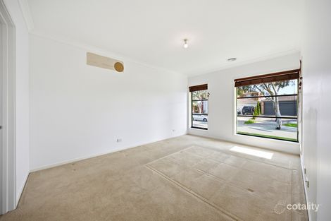 13 Tattle Gr, Cranbourne East, VIC 3977