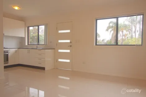 Property photo of 70 Cleopatra Drive Rosemeadow NSW 2560