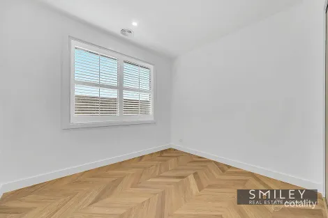 Property photo of 70 Farm Crescent Donnybrook VIC 3064