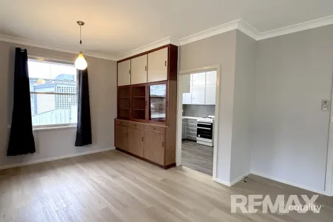 Property photo of 72 Tichborne Crescent Kooringal NSW 2650