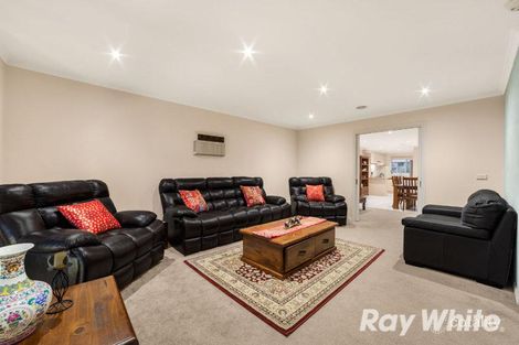 Property photo of 14 Gilroy Crescent Mill Park VIC 3082