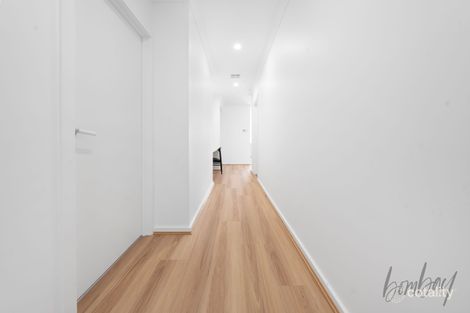 Property photo of 8 Driftwood Place Wollert VIC 3750