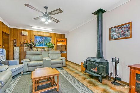 Property photo of 8 Ayres Crescent Georges Hall NSW 2198
