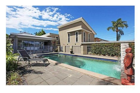 57 Bamboo Ave, Bundall, QLD 4217