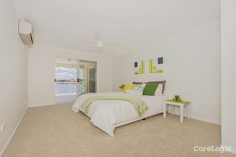 Property photo of 62 Lakeshore Drive Helensvale QLD 4212