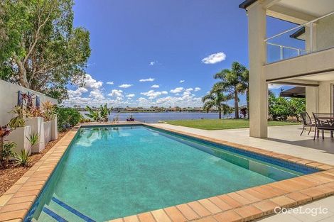 Property photo of 62 Lakeshore Drive Helensvale QLD 4212