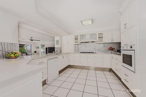 Property photo of 62 Lakeshore Drive Helensvale QLD 4212