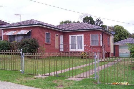 9 Valley Rd, Campbelltown, NSW 2560