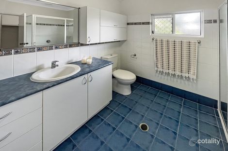 Property photo of 6 Jordan Close Mooroobool QLD 4870